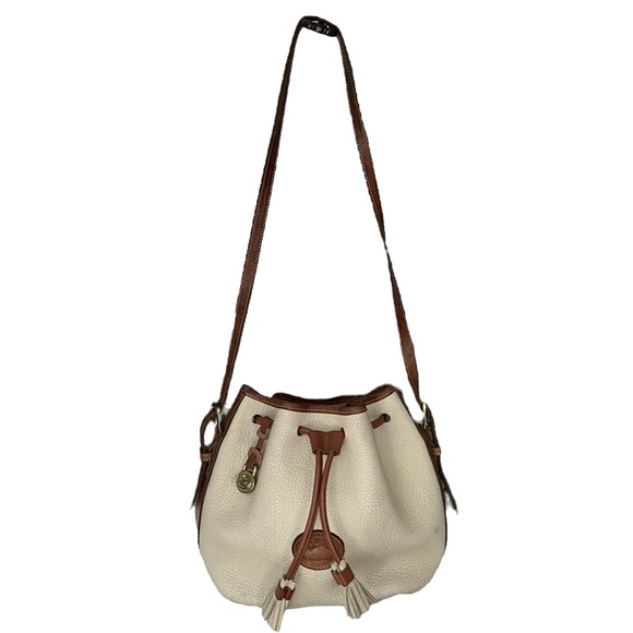 Vintage Dooney & Bourke 1980s Ivory Pebbled Leather Drawstring Bucket Bag - Picture 2 of 16